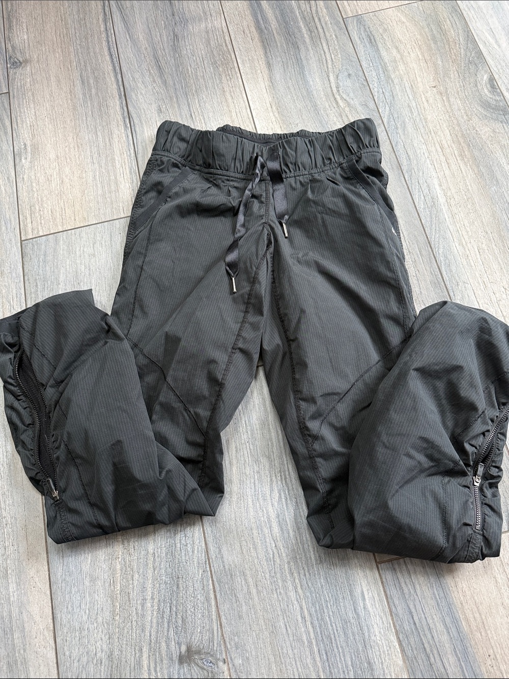 lululemon athletica Lined Dance Studio with Ankle Zips Size 4